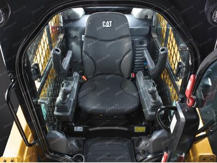 Мини-погрузчик CAT 226D3 — кабина