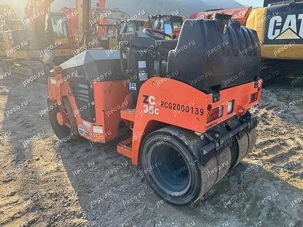 Каток HITACHI ZC35C-3, фото с аукциона Японии — фото 4 из 8