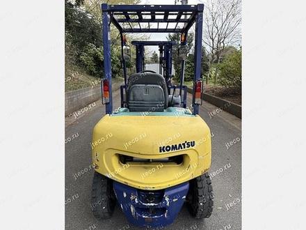 Вилочный погрузчик KOMATSU FD20HC-12, фото с аукциона Японии — фото 3 из 3