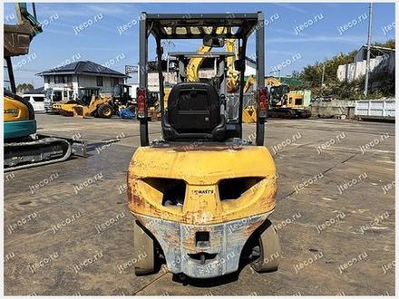 Вилочный погрузчик KOMATSU FD20T-17, фото с аукциона Японии — фото 5 из 6