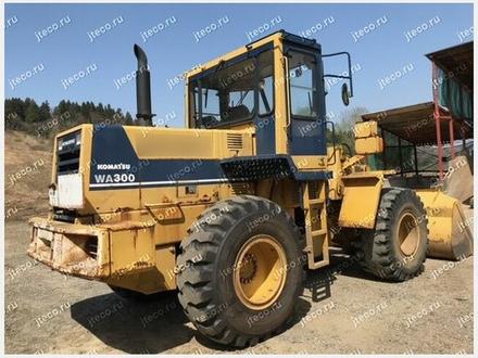 Фронтальный погрузчик KOMATSU WA300-1 — колёсный погрузчик, фото с аукциона Японии — фото 7 из 7
