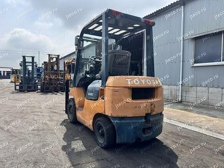 Вилочный погрузчик TOYOTA 7FGL15, фото с аукциона Японии — фото 2 из 3