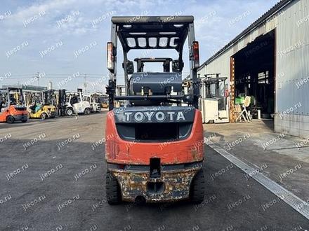 Вилочный погрузчик TOYOTA 8FGL15, фото с аукциона Японии — фото 3 из 3
