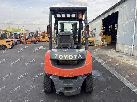 Вилочный погрузчик TOYOTA 8FGL20, фото с аукциона Японии — фото 3 из 3